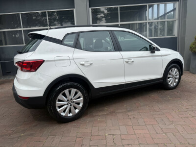 SEAT-Arona-1