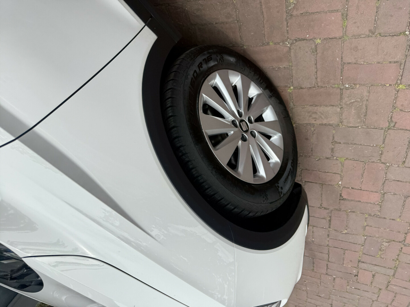 SEAT-Arona-15
