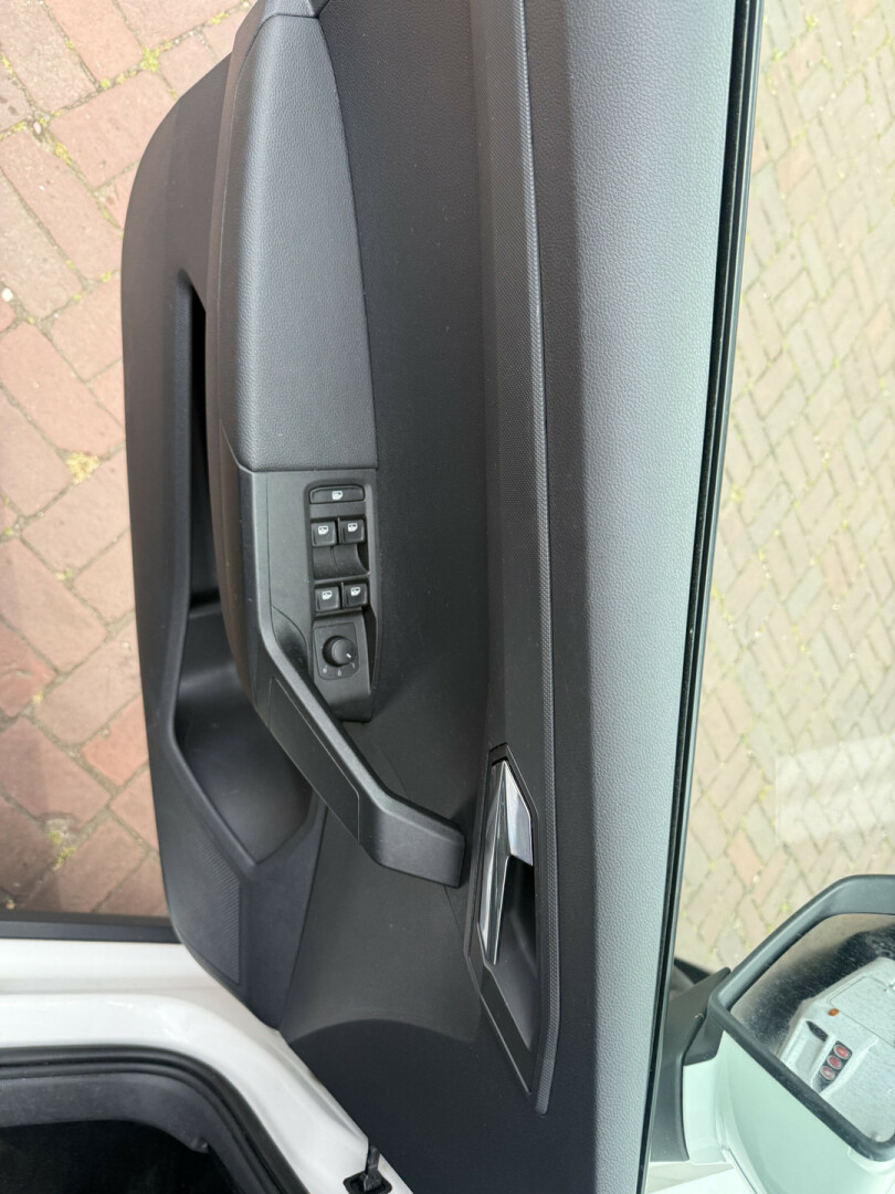 SEAT-Arona-25