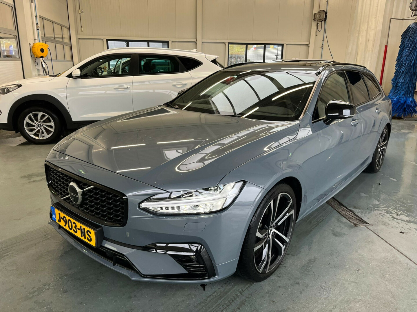 Volvo-V90-16