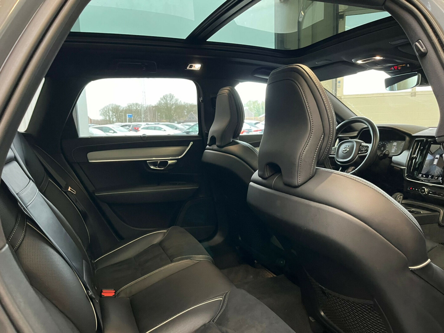 Volvo-V90-24