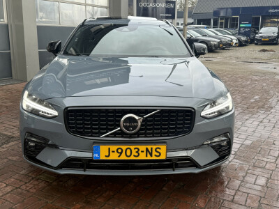 Volvo-V90-4