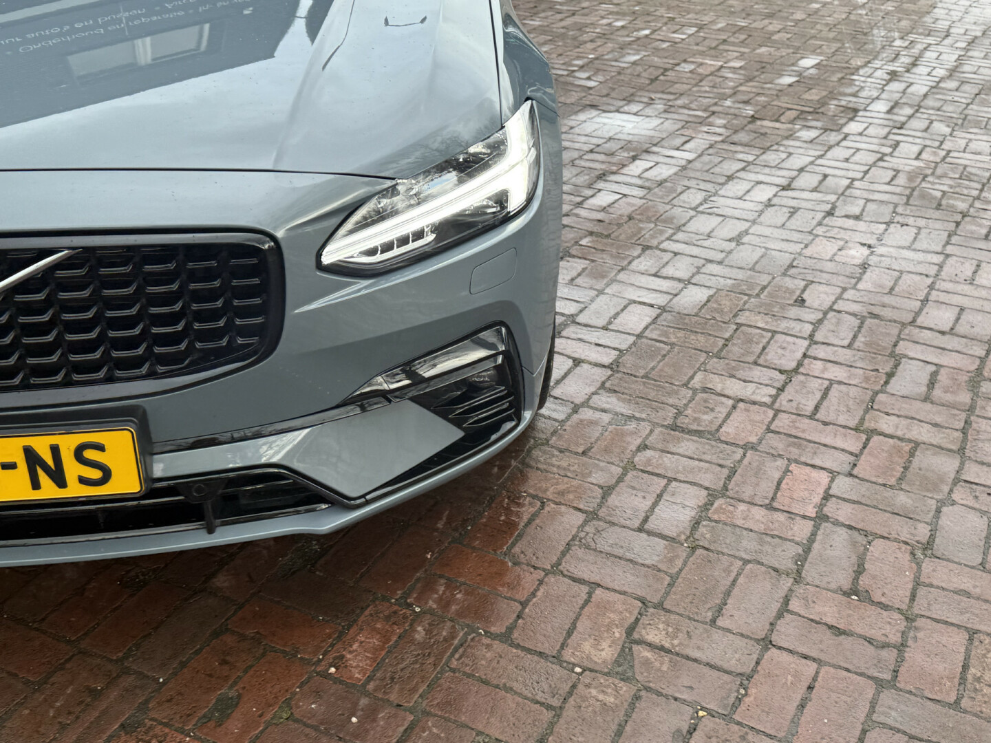 Volvo-V90-41