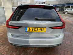 Volvo-V90-5