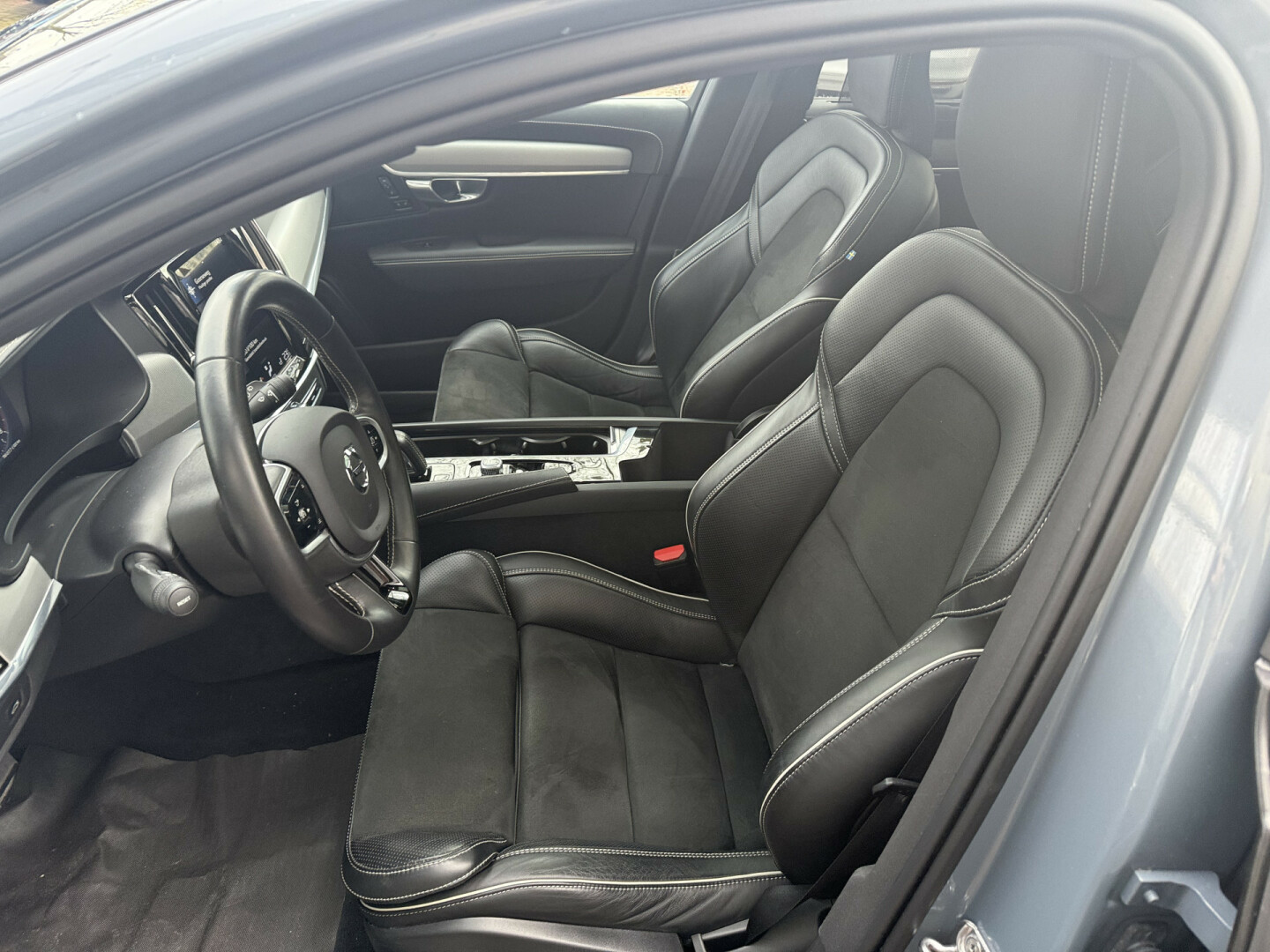 Volvo-V90-6