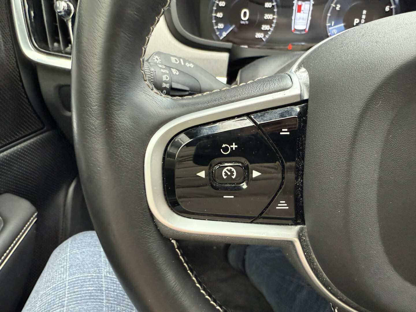 Volvo-V90-61