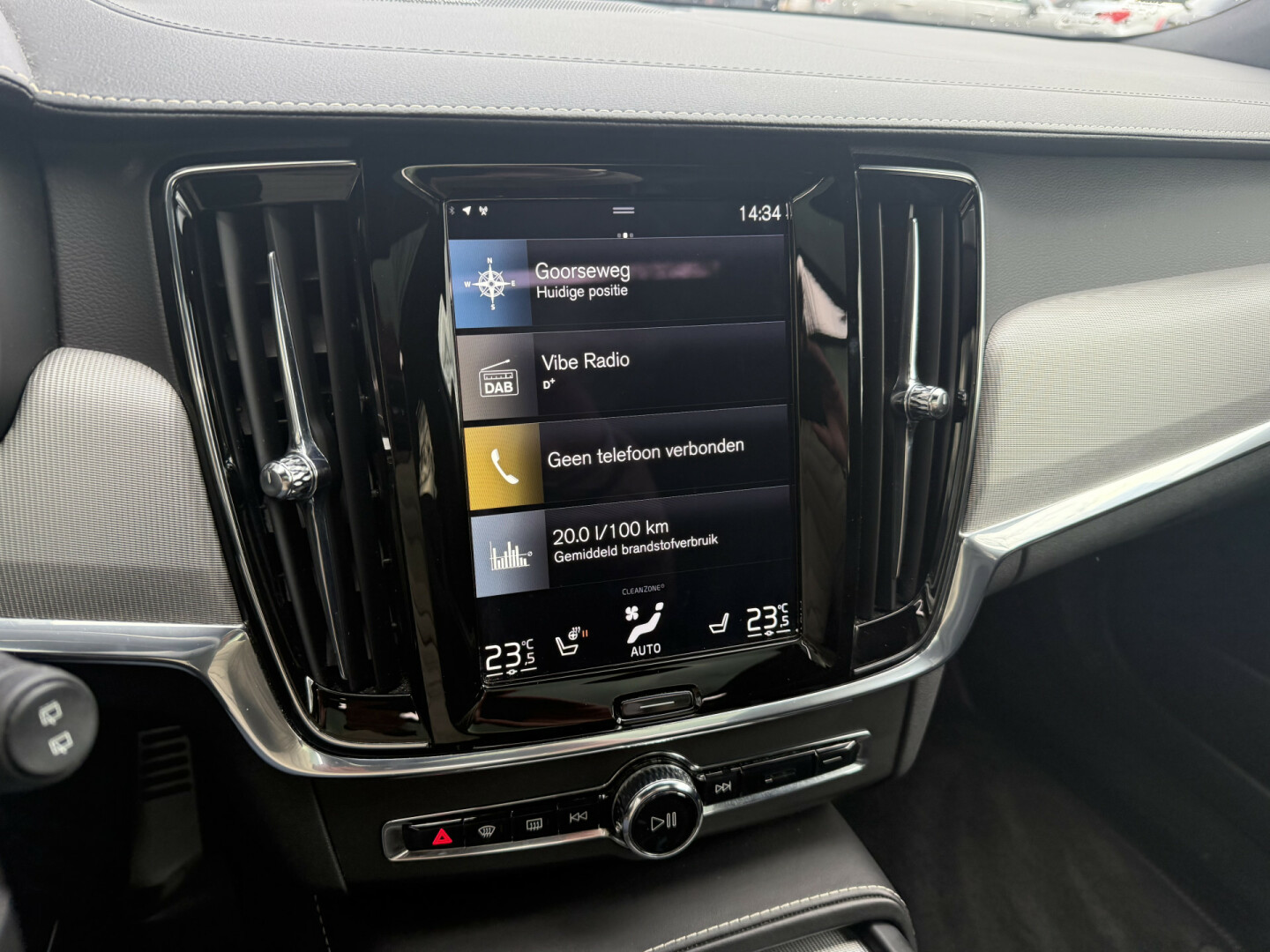 Volvo-V90-63