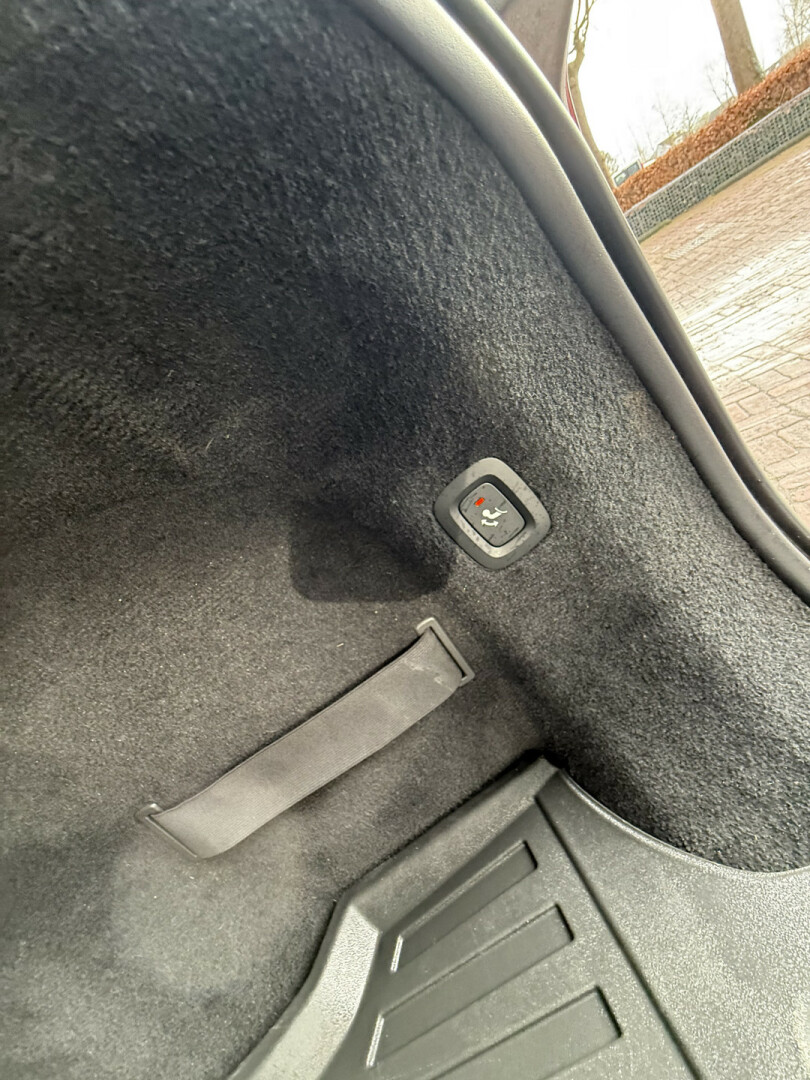 Volvo-V90-79