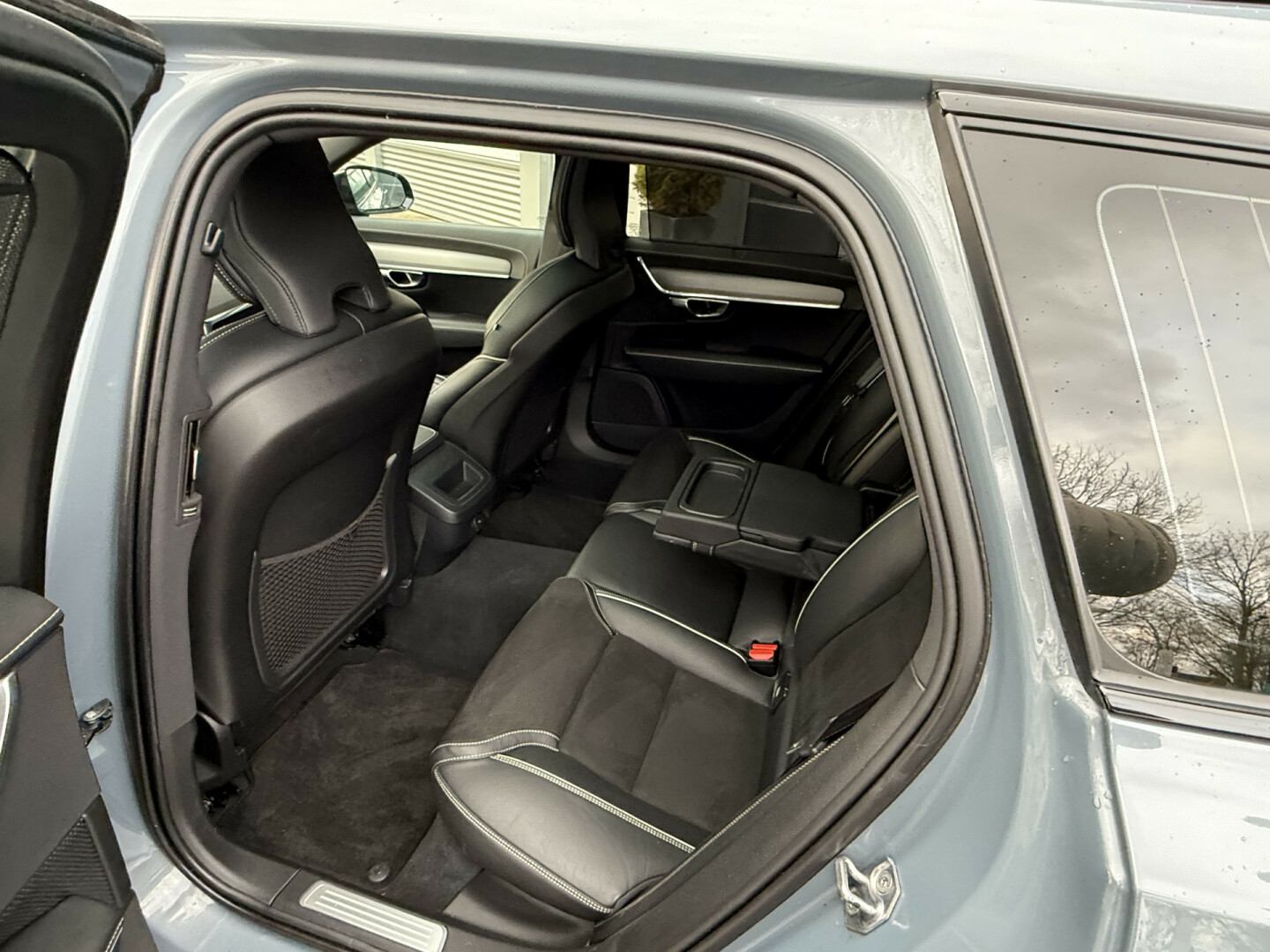 Volvo-V90-8