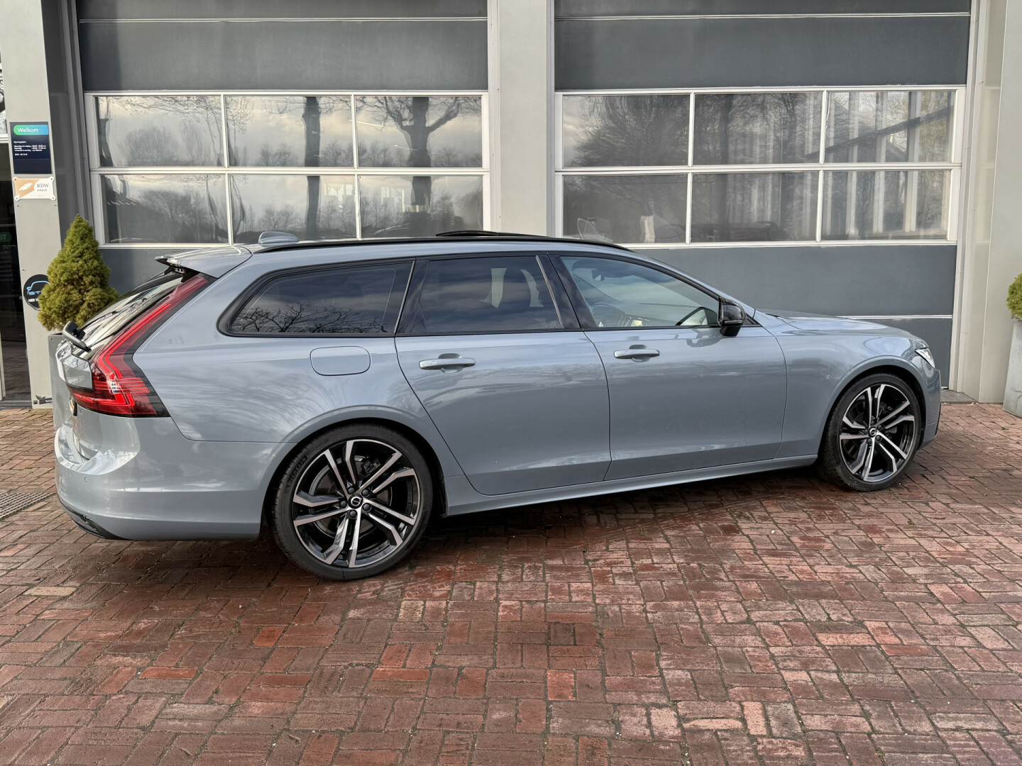 Volvo-V90-94